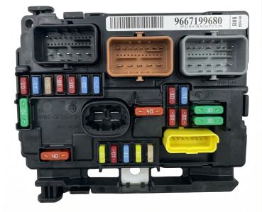 Original PSA Hauptsicherungshalter / Batteriemodul Peugeot / Citroën 9811879680